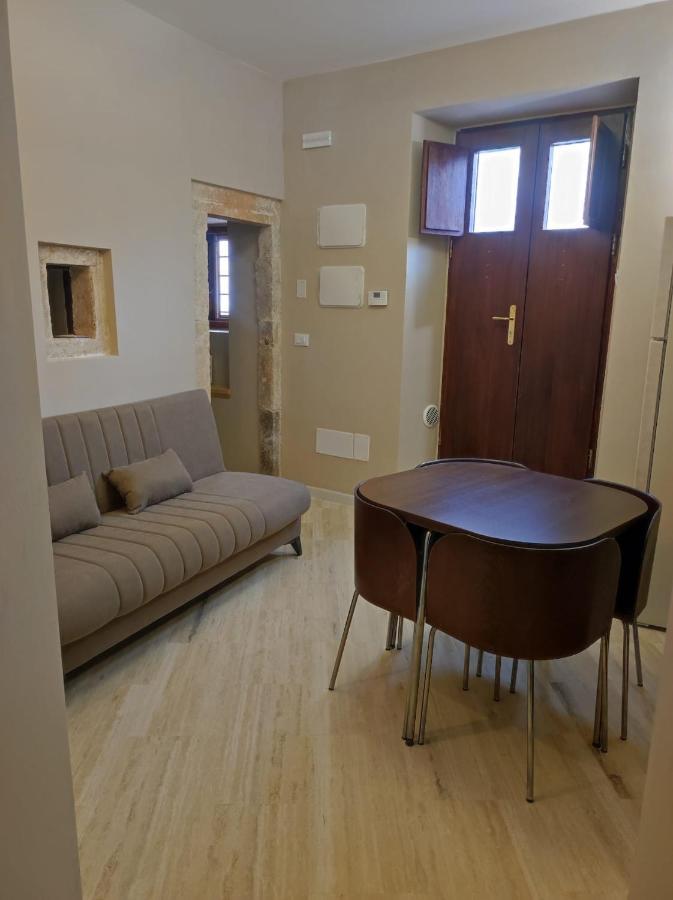 Apartament Dimora Tra Ciuchi E Poeti LʼAquila Zewnętrze zdjęcie